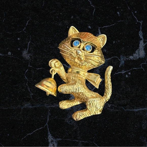 Vintage 1970s Avon Cat Brooch with Blue Rhinestone‎ Eyes & Dangling Bell - Picture 6 of 7